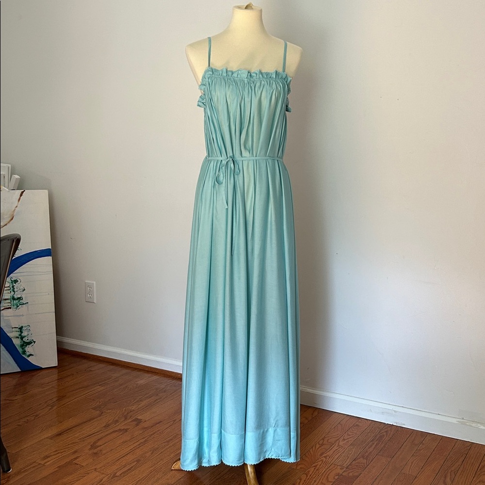 Mint Peony Gathered Max - Picture 2 of 16